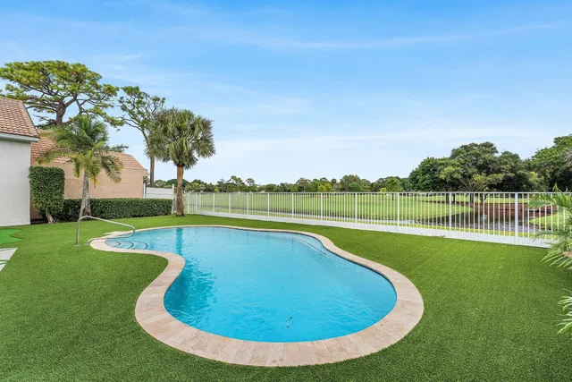 Eastpointe Country Club Residence photo 35