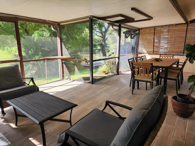  Residence photo 4