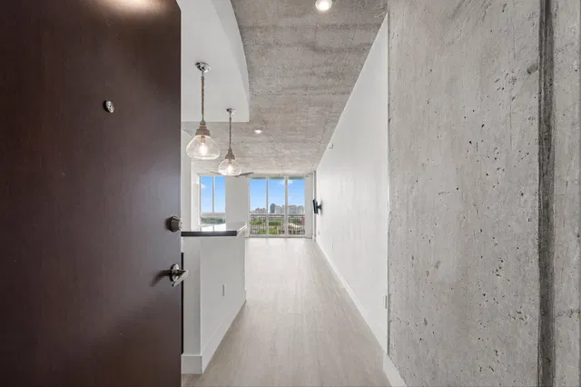 The Edge Unit 1103 photo 2