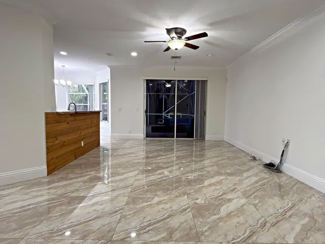  Residence photo 19