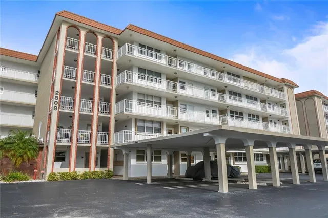 Unit 107 photo 14