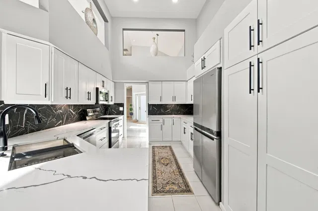  Residence photo 6
