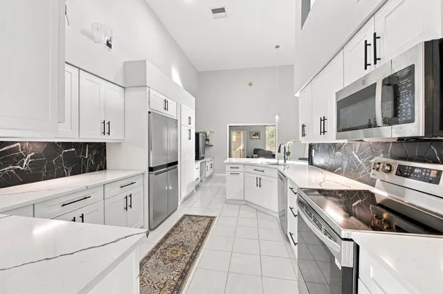  Residence photo 7