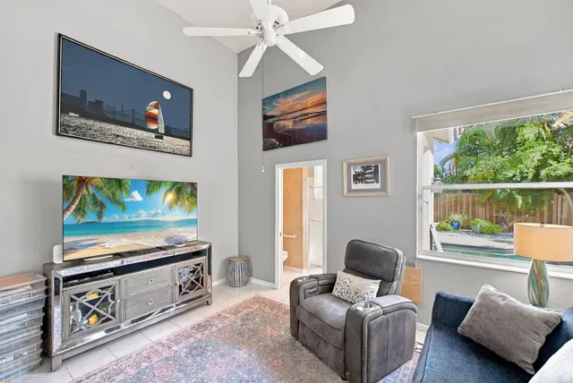  Residence photo 11