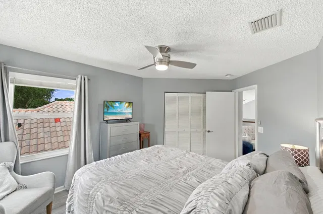 Residence photo 25