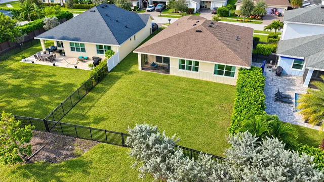 Residence photo 2