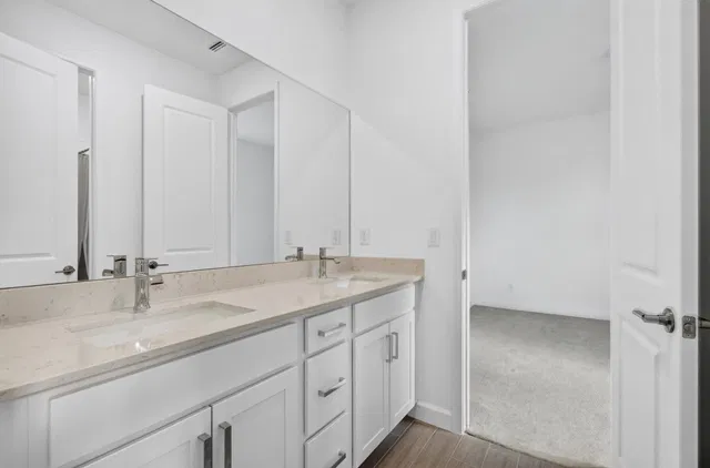 Residence photo 25