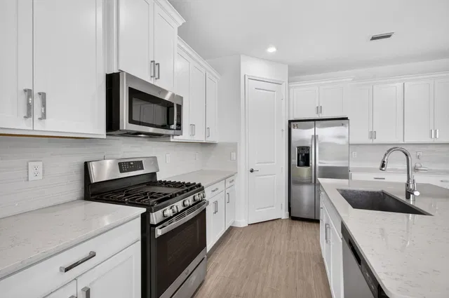 Residence photo 53