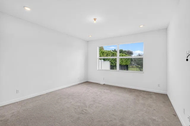 Residence photo 57