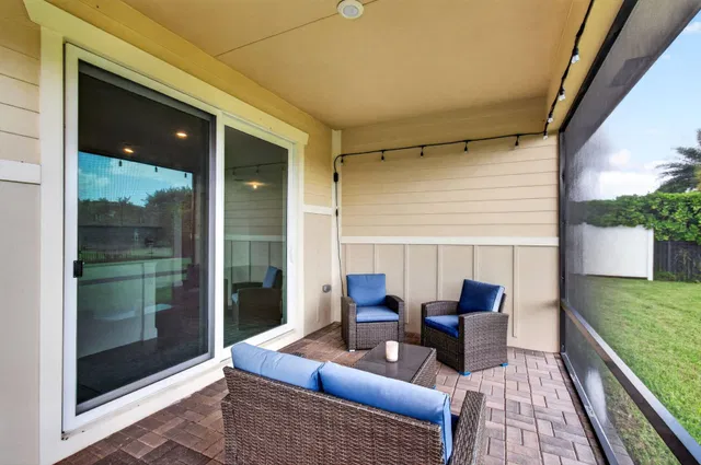 Residence photo 72