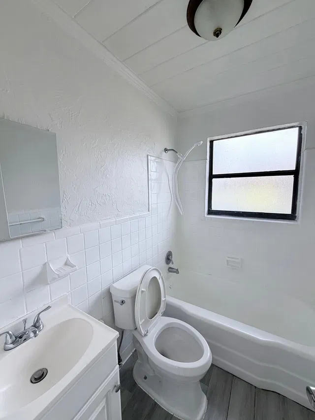  Unit 2 photo 5