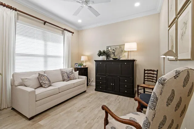 Residence photo 49