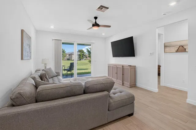 Residence photo 17