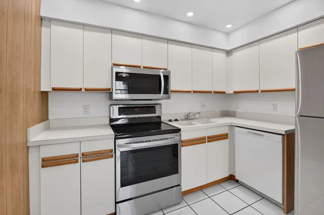 Residence photo 17