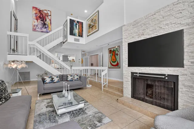 Residence photo 4