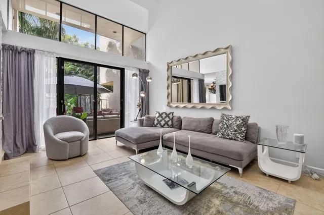 Residence photo 6