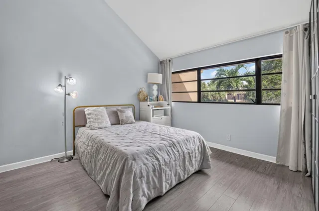 Residence photo 29
