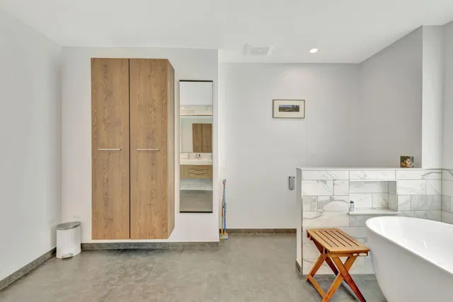 Unit none photo 22
