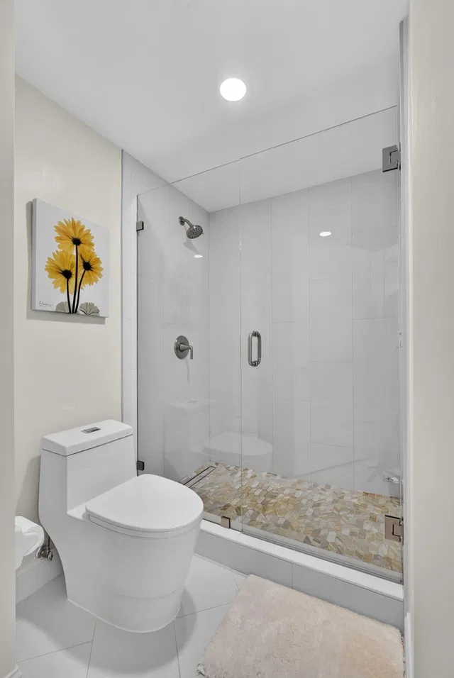 Unit 104 photo 27