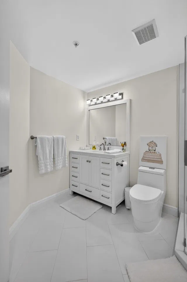 Unit 104 photo 33