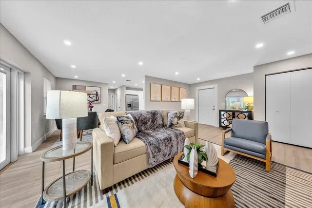 West Palm Beach Residence photo 9