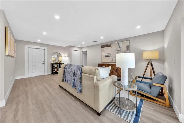 West Palm Beach Residence photo 12