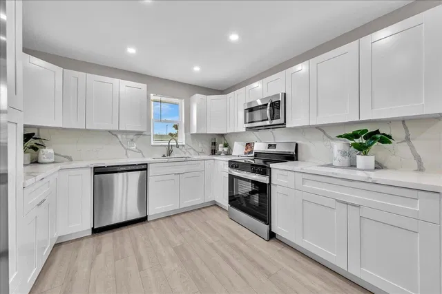 West Palm Beach Residence photo 18