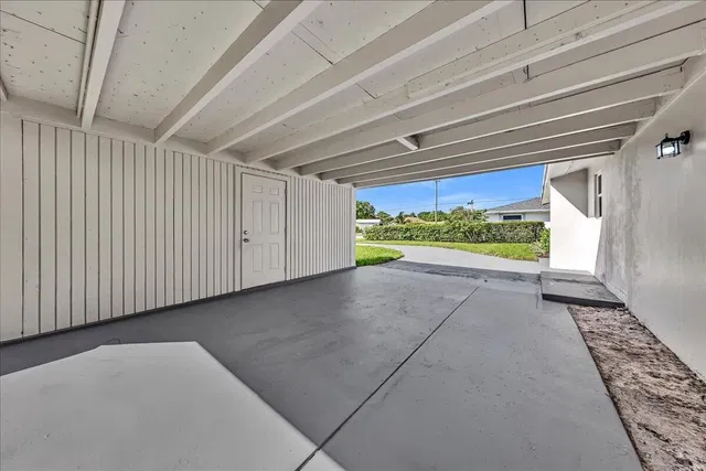 West Palm Beach Residence photo 36