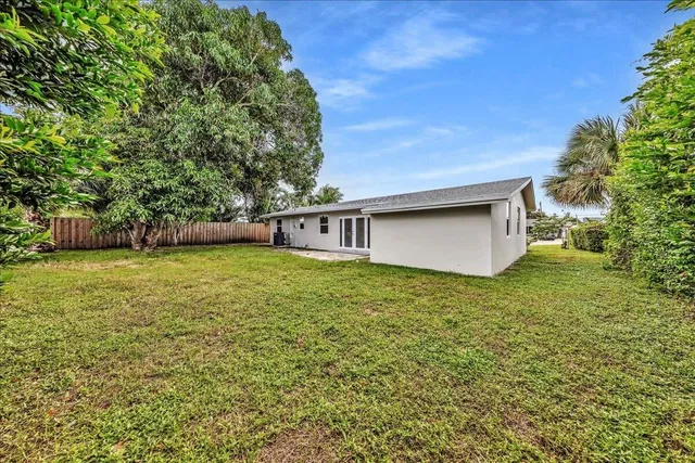 West Palm Beach Residence photo 38
