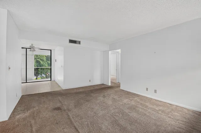 Unit 314 photo 6