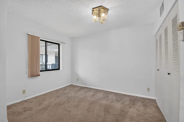 Unit 314 photo 8