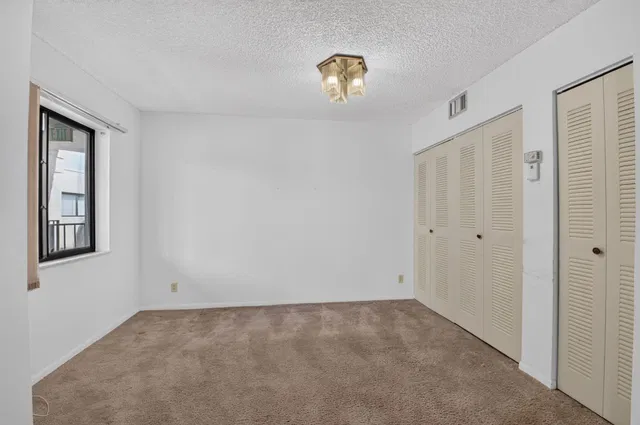 Unit 314 photo 9