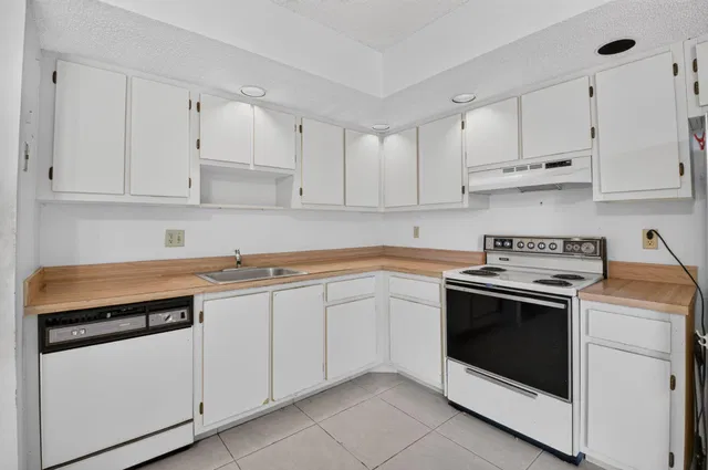 Unit 314 photo 13