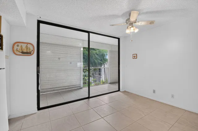Unit 314 photo 15
