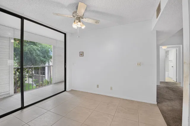 Unit 314 photo 16