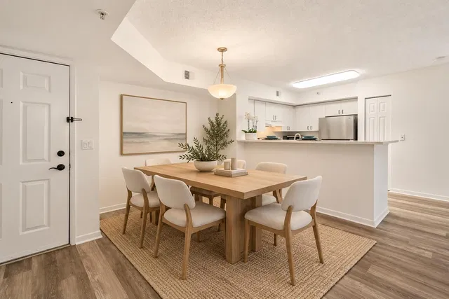 Unit 209 photo 5