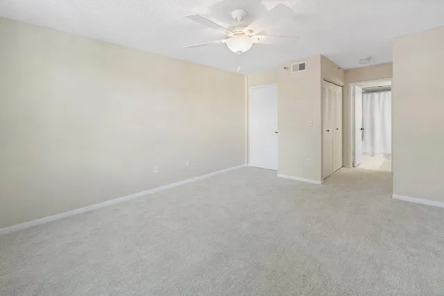 Unit 209 photo 16