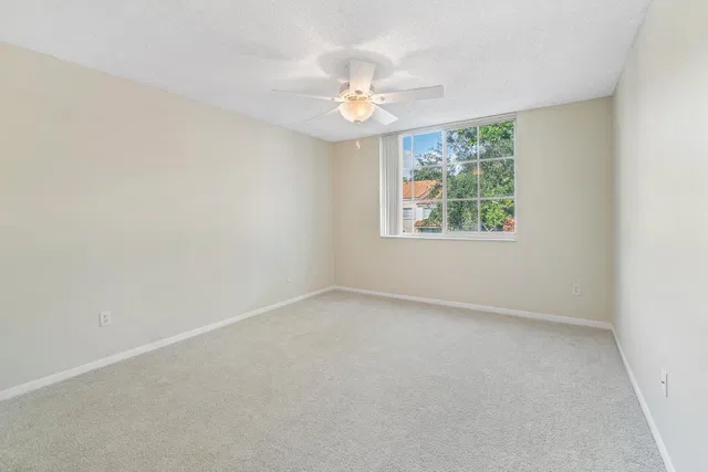 Unit 209 photo 22