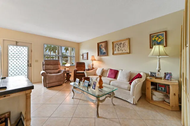 Residence photo 6