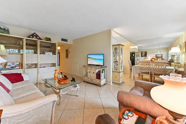 Residence photo 7