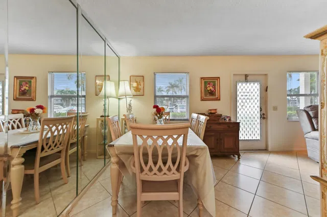 Residence photo 9