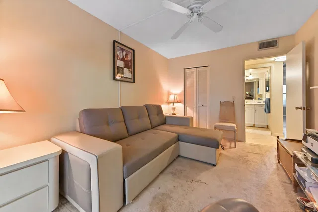Residence photo 13