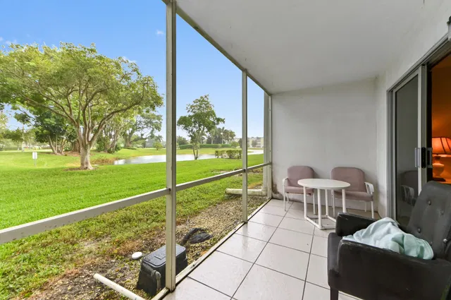Residence photo 17