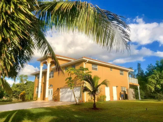  Residence photo 6