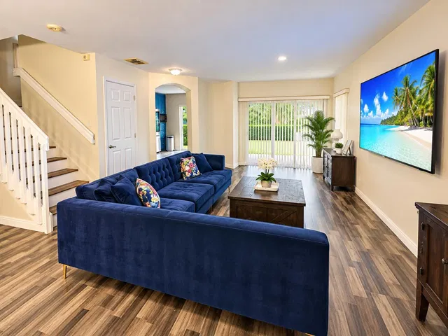  Residence photo 4