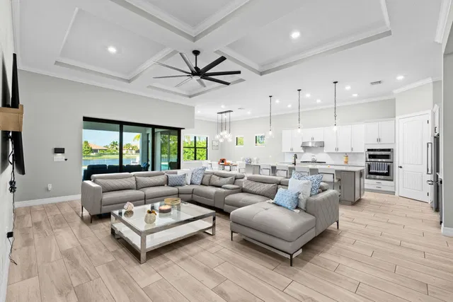  Residence photo 5
