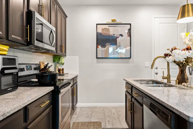  Residence photo 15