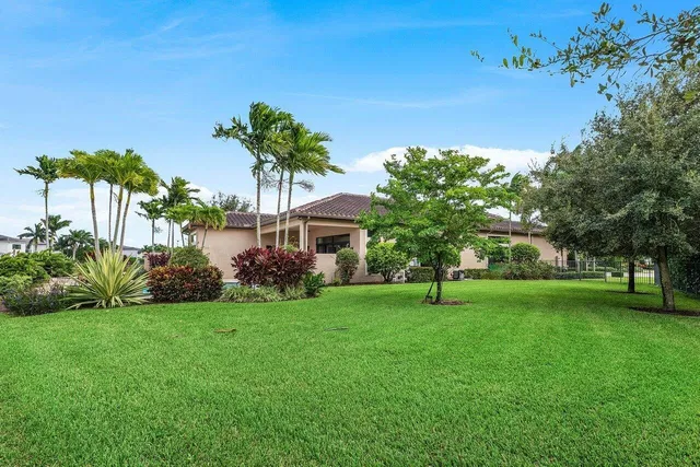 Boca Bridges Residence photo 28