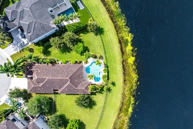 Boca Bridges Residence photo 32