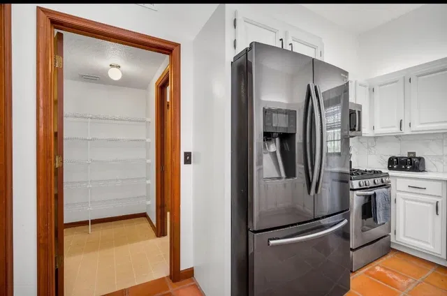  Residence photo 5
